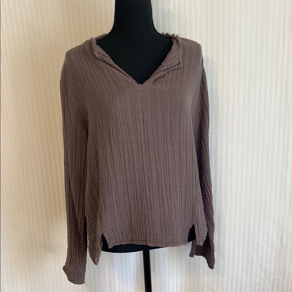 It is Well L.A. Tunic Top Long Sleeve V-Neck Mocha Relaxed Raw Edge Gauzy Medium - Picture 2 of 12